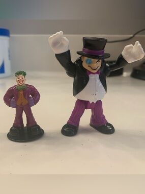 Lot of 2 Villain Figurines The Joker & The Penguin #dccomics #batman #villians